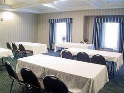 Hotel Express - Richmond Area By Ihg