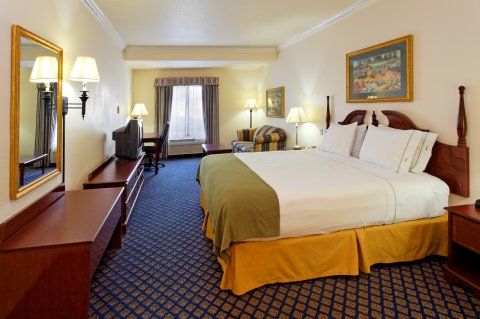 Express - Richmond Area By Ihg Hotel 3*